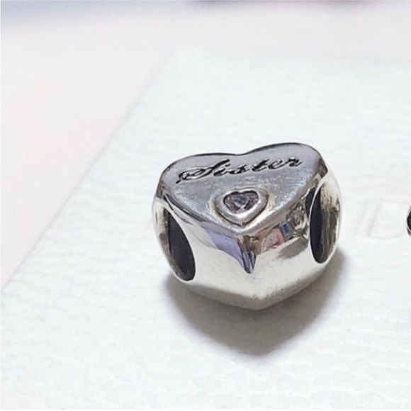 Perfect condition, never worn - Picture 2 of 2